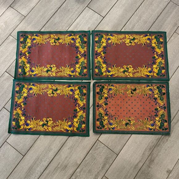 Williams-Sonoma Set of 4 Green Floral Placemats & Napkins - Picture 2 of 7